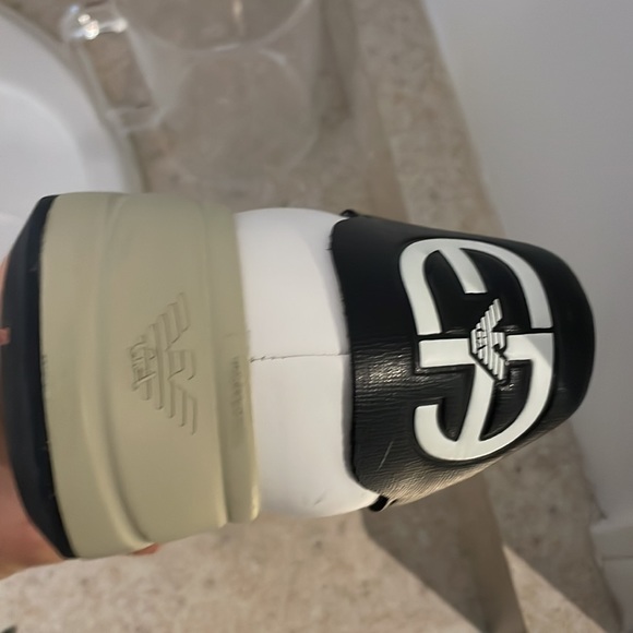 Like new Emporio Armani sneakers - Picture 3 of 5